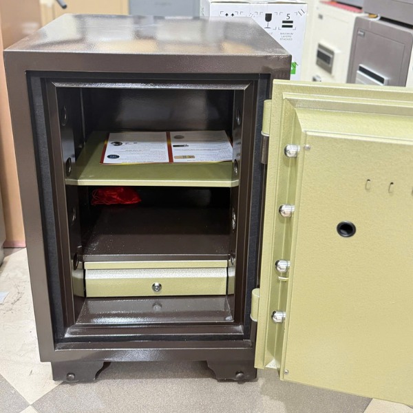 Hình ảnh Két sắt chống cháy trusafe TH100DM khóa cơ đổi mã cho gia đình văn phòng1