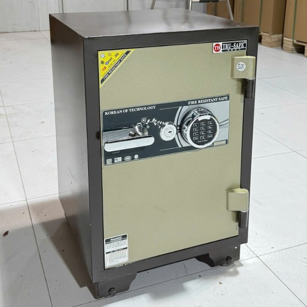 Két sắt Hàn quốc TH100VTDT bảo vệ 3 lớp: chìa + vân tay+ mã số