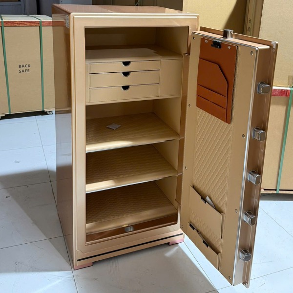 Két sắt nhâp khẩu Aipu ZR-120VI nội thất sang đẹp với 3 tầng trang sức