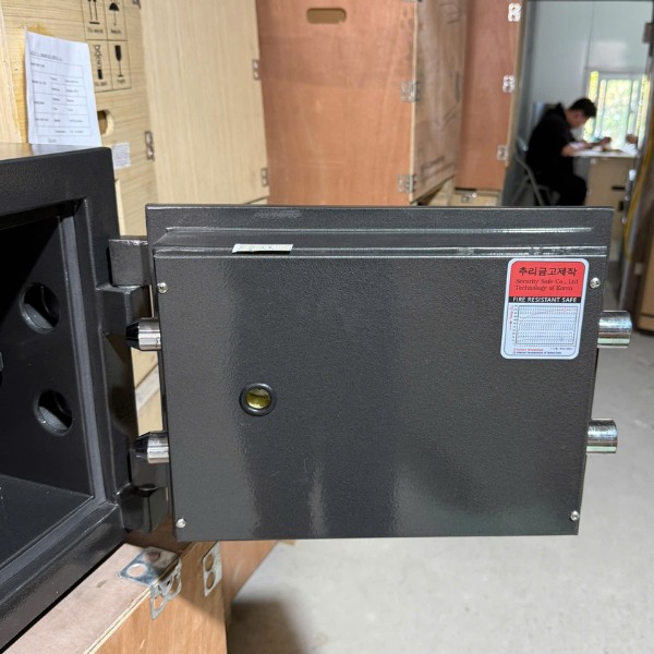 Hình ảnh Két sắt siêu cường Việt Nhật JP40C khóa cơ3