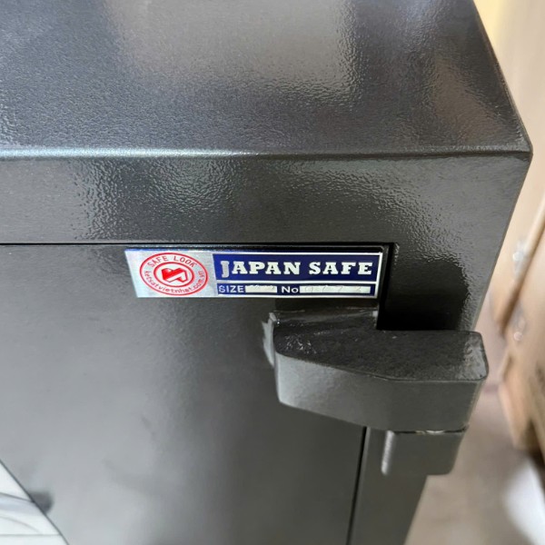 Két sắt siêu cường Việt Nhật có bản lề nguyên khối chống cắt