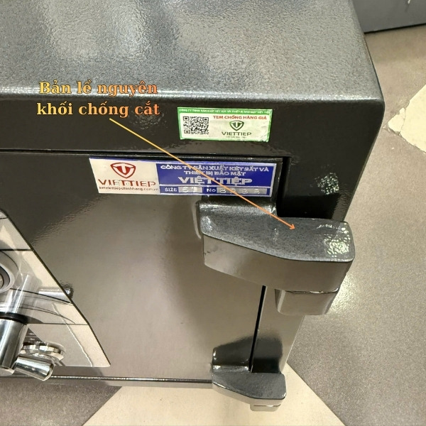 Két sắt siêu cường Việt Tiệp có bản lề nguyên khối chống cắt