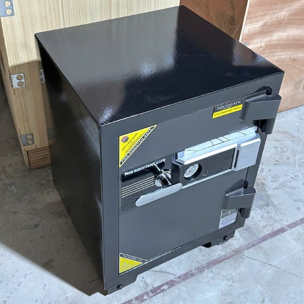 Hình ảnh Két sắt TOKYO TKO63FE 100kg vân tay điện tử Tài lộc3