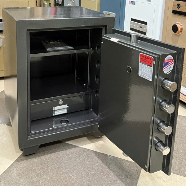 Nhìn giàn cơ khí làm bằng thép đúc INOX 4 chiều đã đủ uy tín chưa ạ két sắt Truly TS56C khóa cơ