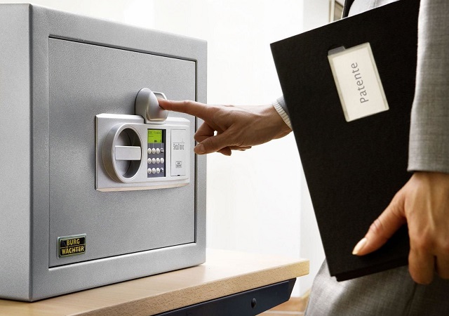 Két sắt vân tay loại cao cấp được sử dụng cực kỳ dễ dàng.