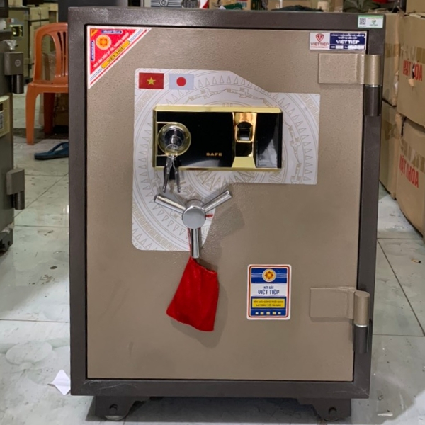 Hình ảnh thực tế Két sắt vân tay việt tiệp KW130VT mới nhất năm 2023