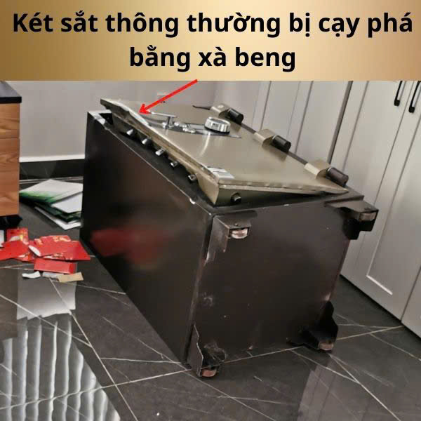 Két sắt làm bằng tôn mỏng rất dễ bị trộm lạy phá mặc dù nặng tới 300kg