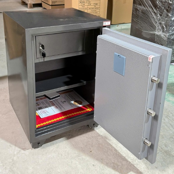 Hình ảnh Két sắt chống cháy Việt Nhật VN79VT vân tay2