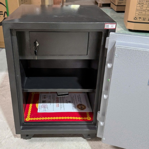 Hình ảnh Két sắt chống cháy Việt Nhật VN79VT vân tay1