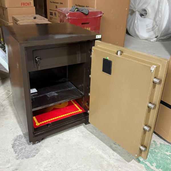 Két sắt thông minh Việt Nhật VN99FE chống cháy có nội thất rộng 3 ngăn