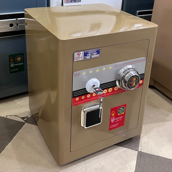Két sắt Việt Tiệp tài lộc KW52CSDM màu vàng cơ đổi mã