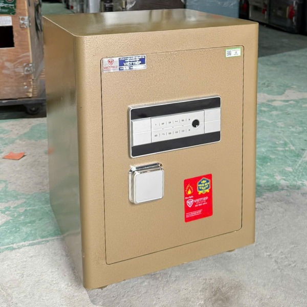 Két sắt tài lộc việt Tiệp KW58scfe màu vàng gold thông minh báo động điện thoại