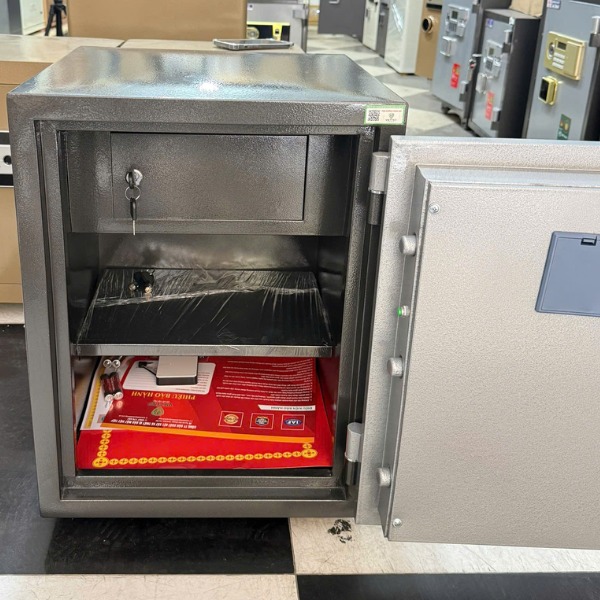 Hình ảnh Két sắt mini vân tay Việt Tiệp KW58VT chống cháy bảo mật cao3