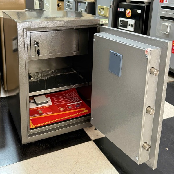 Hình ảnh Két sắt mini vân tay Việt Tiệp KW58VT chống cháy bảo mật cao1