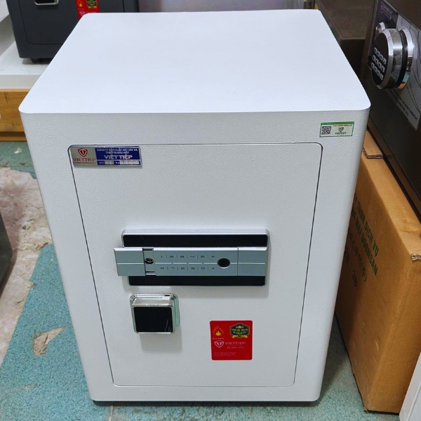 Hình ảnh thực tế két sắt tài lộc | Két sắt Việt Tiệp KW63SCF màu trắng