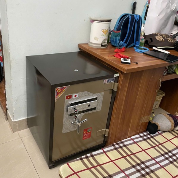 Lắp đặt thành công két sắt Việt Tiệp KW88FE màu gold kết nối điện thoại