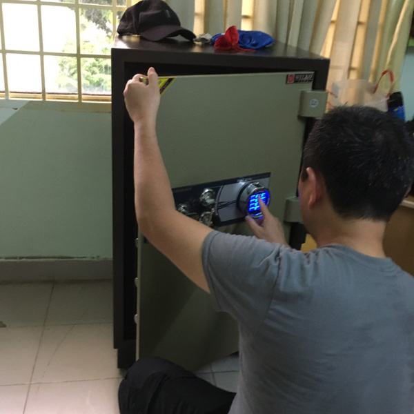 Két sắt Welko KCC200VTDT vân tay  điện tử cỡ lớn