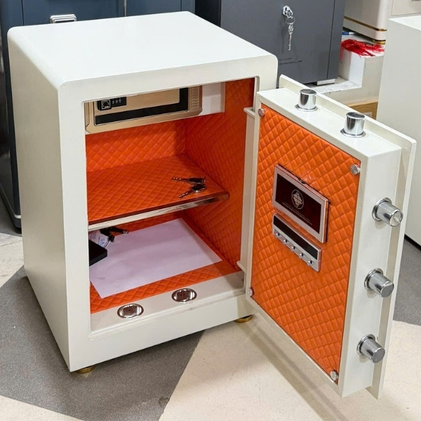 Hình ảnh Két sắt Xuân Hòa KIVA KV-60FID khuôn mặt + vân tay tĩnh mạch1