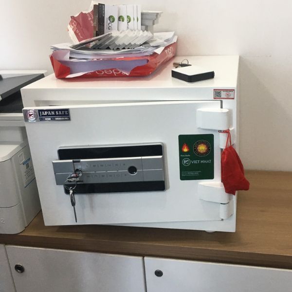 Thực tế Két sắt Việt Nhật Vn22FE thông minh tại nhà khách hàng