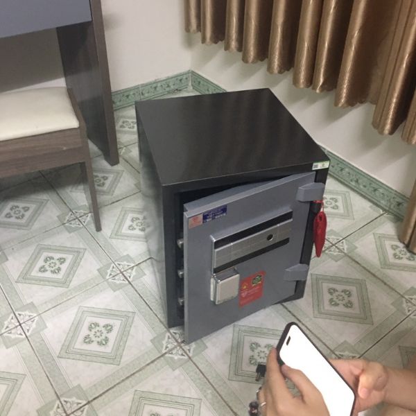 Thực tế két sắt thông minh Việt Tiệp KW52FE