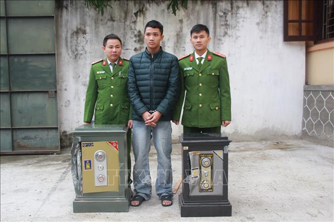 Hình ảnh trộm két sắt theo báo TTXVN